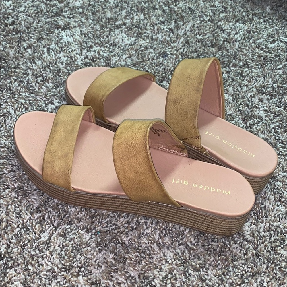 Platform sandals